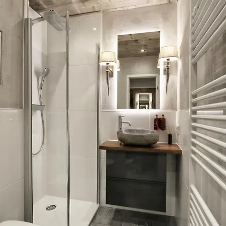 Appartement 5 *