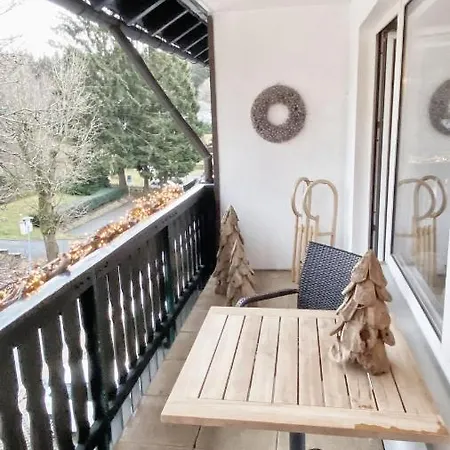 5 Appartement *